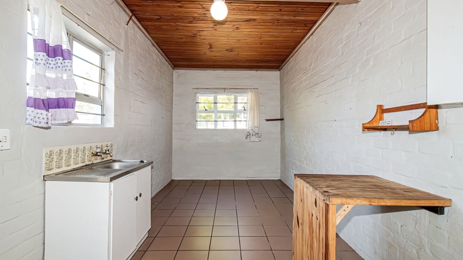 4 Bedroom Property for Sale in De Kelders Western Cape